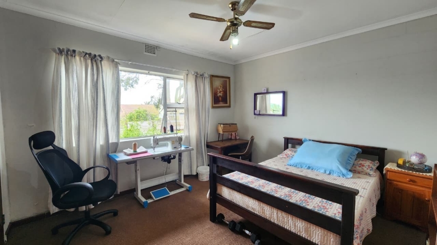 5 Bedroom Property for Sale in Vredenburg Western Cape